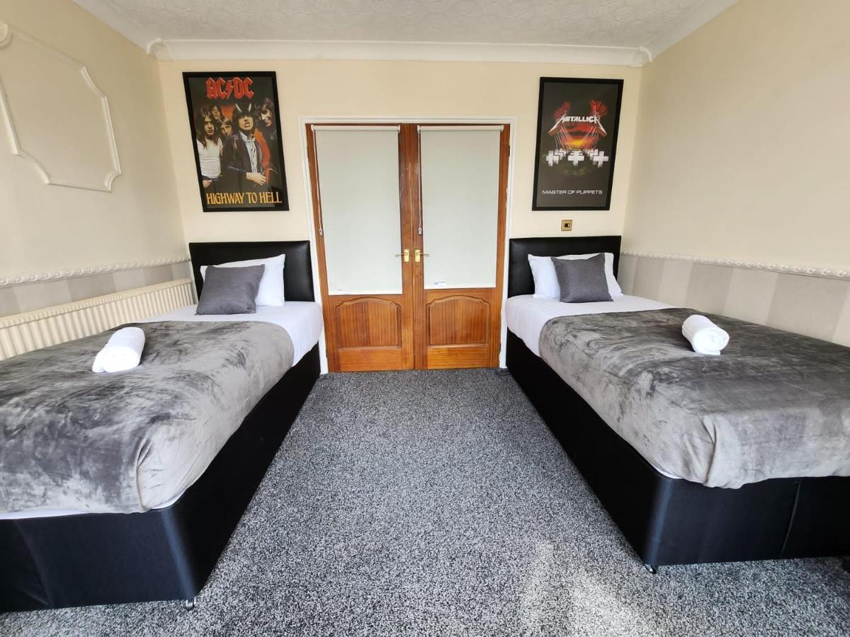 Sheldon Shared House Hotel Solihull Bagian luar foto