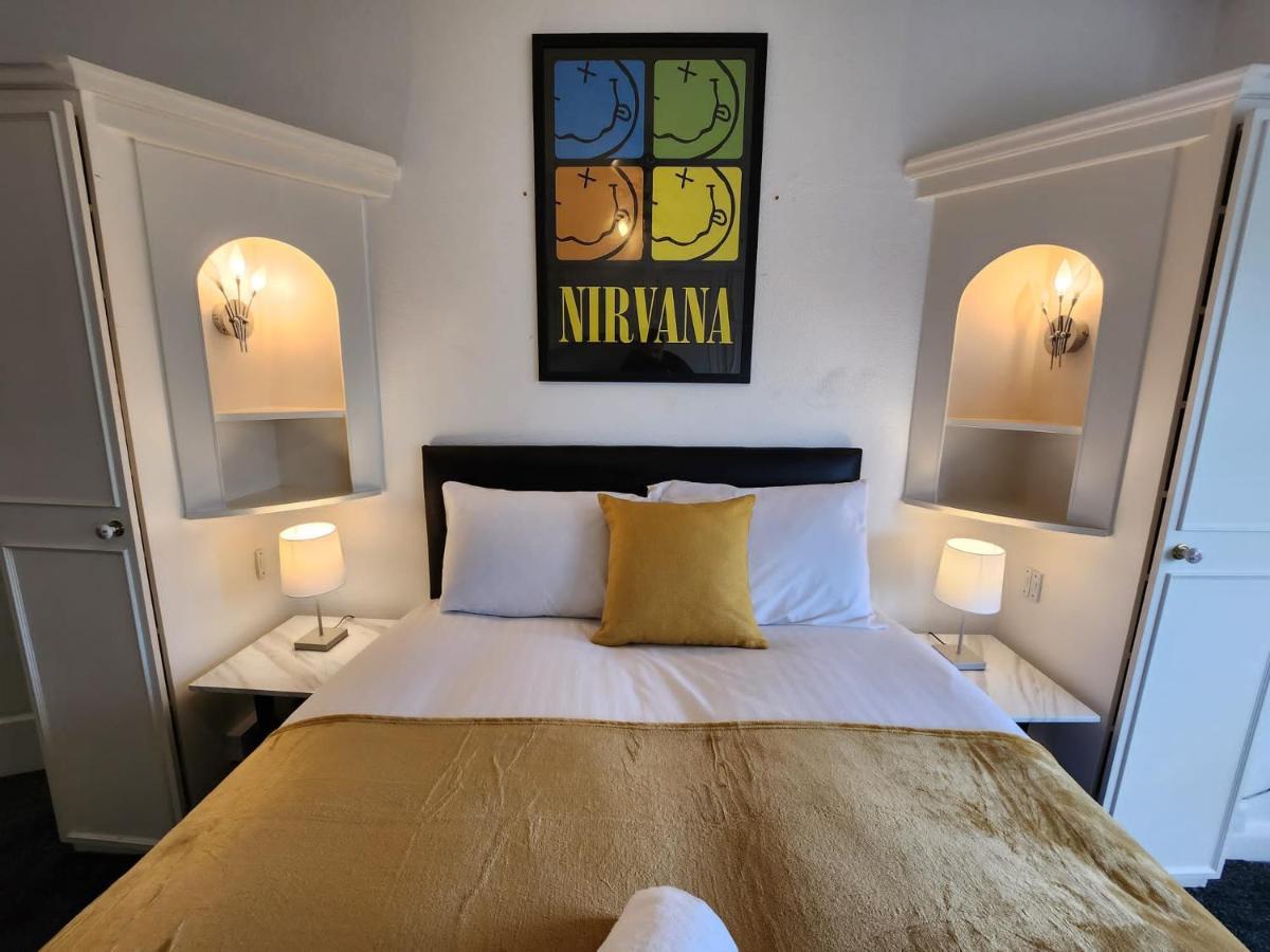 Sheldon Shared House Hotel Solihull Bagian luar foto